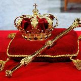 👑